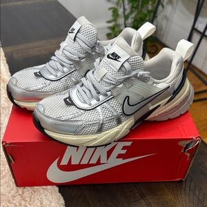 Nike Women’s Silver White Black Mesh Runner Sneakers